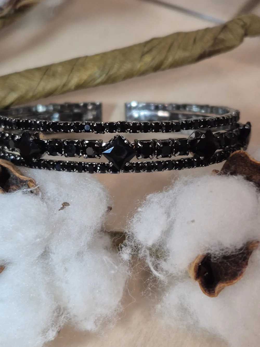 🖤🖤NEW🖤🖤 BEAUTIFUL!! Three Row BLACK CZ Open Cuff Elastic Bracelet